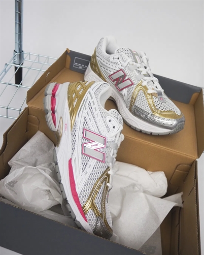 U1906RCH Sneakers - Silver Metallic/Dragon Berry